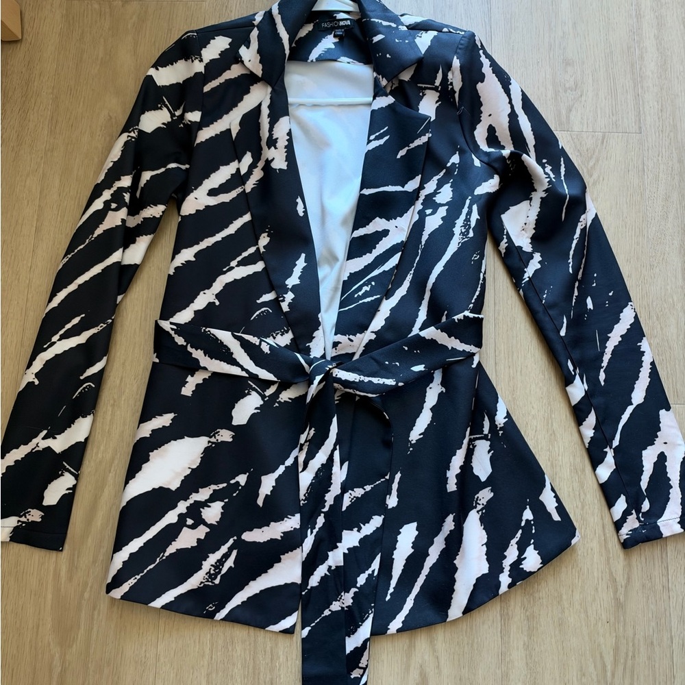 Zebra-Print Tie-Waist Blazer Jacket - Black & White